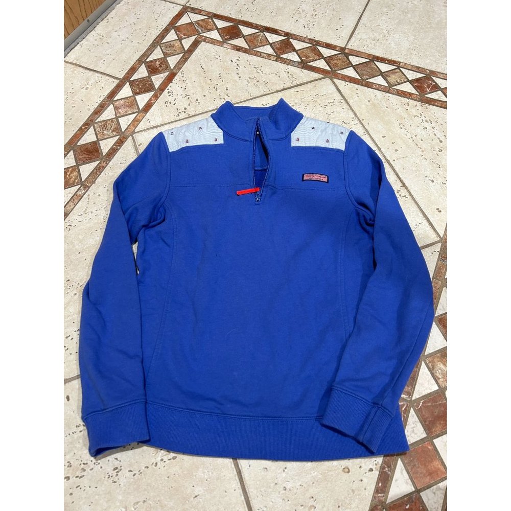 GENTLY USED VINEYARD VINE PULLOVER